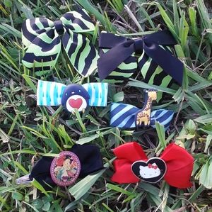 FREE w/ $15+ Purchase - Six Hair Bows